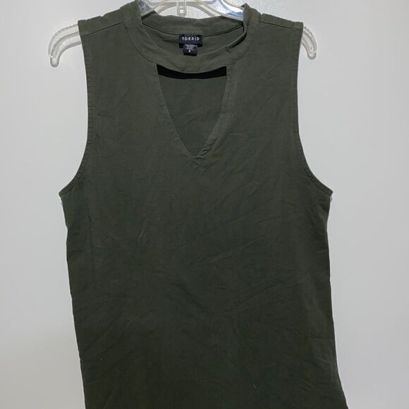 Women’s Torrid Green Sleeveless Low cut top size 3 - Picture 1 of 11